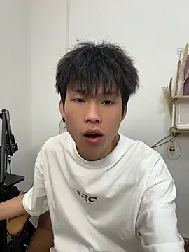 zzzzppp3 online show from 06-03-26, 11:33