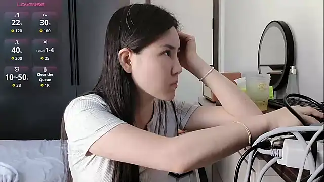 yunsu-68 online show from 05-13-26, 07:04