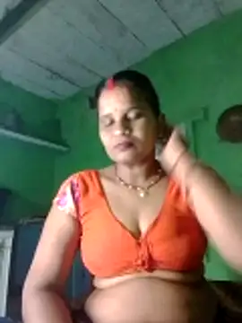 Snapshot of Shivani09900 chatting on 06-12-26, 07:33 Shivani09900 online show from 06-12-26, 07:33