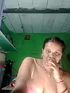 Snapshot of Shivani09900 chatting on 07-10-26, 09:15 Shivani09900 online show from 07-10-26, 09:15