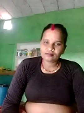 Snapshot of Shivani09900 chatting on 06-11-26, 06:10 Shivani09900 online show from 06-11-26, 06:10