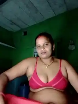Snapshot of Shivani09900 chatting on 06-11-26, 09:01 Shivani09900 online show from 06-11-26, 09:01