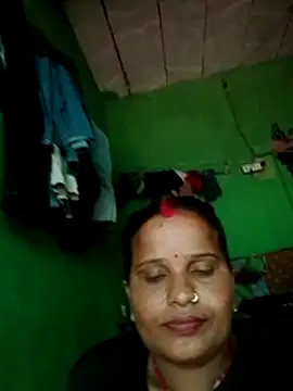 Snapshot of Shivani09900 chatting on 07-12-26, 06:14 Shivani09900 online show from 07-12-26, 06:14