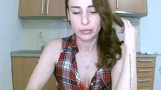 GlarysLoveressSx online show from 04-18-26, 12:29