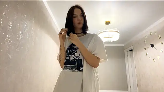 Snapshot of LinHebron chatting on 03-23-26, 12:38 LinHebron online show from 03-23-26, 12:38