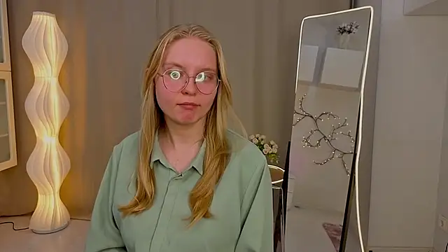 AlicaCohill online show from 03-31-26, 07:16