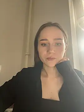 Mary Smitty online show from 03-25-26, 04:34