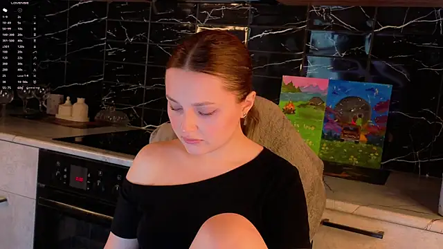 LorriMonz online show from 05-29-26, 01:44