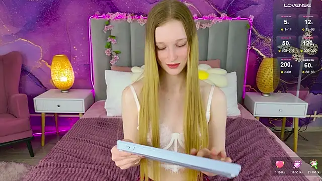 Mollydollzz online show from 04-18-26, 07:07