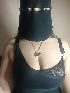 Snapshot of Yasmin_Oh chatting on 06-22-26, 09:01 Yasmin Oh online show from 06-22-26, 09:01