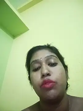 Snapshot of bannerjeesneha20 chatting on 05-14-26, 07:00 bannerjeesneha20 online show from 05-14-26, 07:00