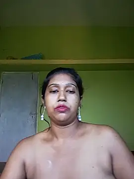 Snapshot of bannerjeesneha20 chatting on 05-18-26, 04:07 bannerjeesneha20 online show from 05-18-26, 04:07