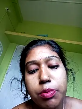 Snapshot of bannerjeesneha20 chatting on 05-12-26, 04:09 bannerjeesneha20 online show from 05-12-26, 04:09
