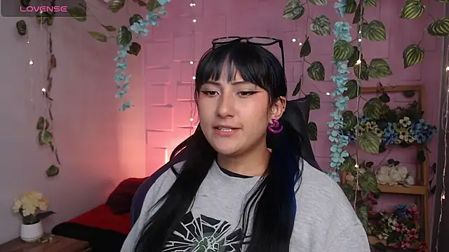 eyes moonn online show from 04-11-26, 03:58