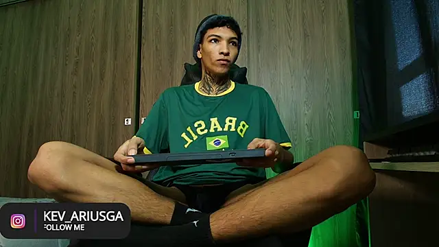 im Usuga online show from 06-01-26, 10:48