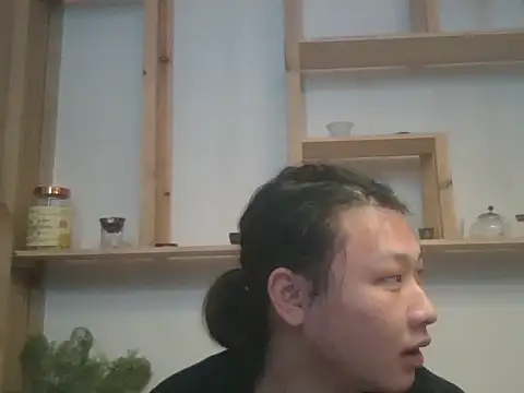 Snapshot of Live-001 chatting on 05-31-26, 11:05 Live-001 online show from 05-31-26, 11:05