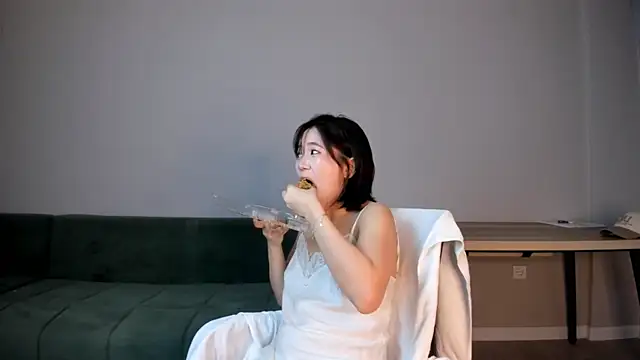 suareiko online show from 04-18-26, 01:24