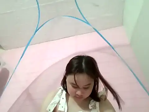 TieuYeuTinh6868 online show from 03-26-26, 09:24