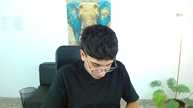 maax 18 online show from 03-24-26, 02:28