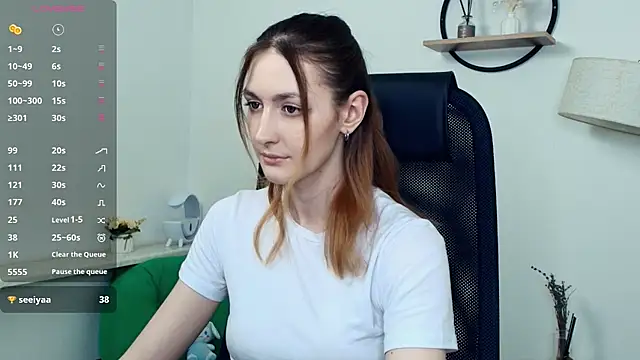 LoraLanett online show from 04-18-26, 02:52