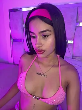 Lizzy Bonnie online show from 05-17-26, 06:52