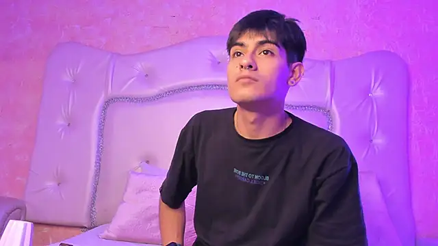 TylerCruz   online show from 04-11-26, 03:58