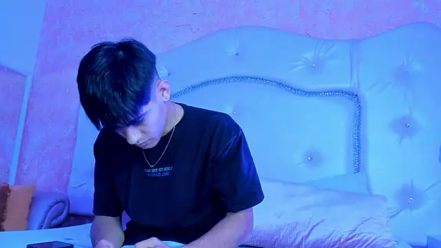 TylerCruz   online show from 04-01-26, 02:25