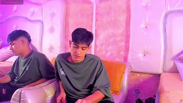 Snapshot of TylerCruz__ chatting on 03-30-26, 01:56 TylerCruz online show from 03-30-26, 01:56