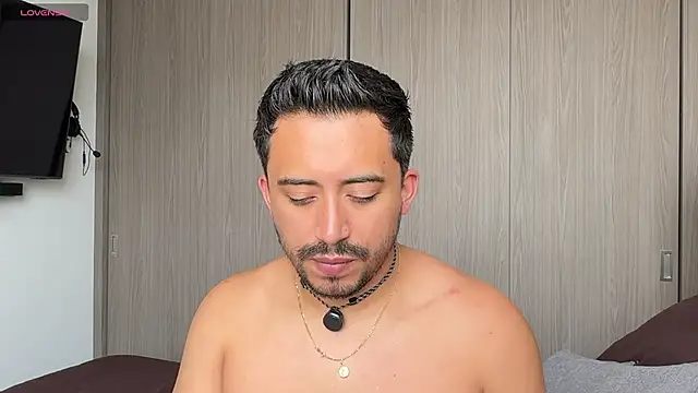 Diego Latinguy online show from 03-31-26, 03:03