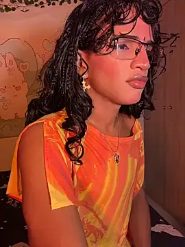 Snapshot of LunuxSiren chatting on 04-04-26, 01:34 LunuxSiren online show from 04-04-26, 01:34