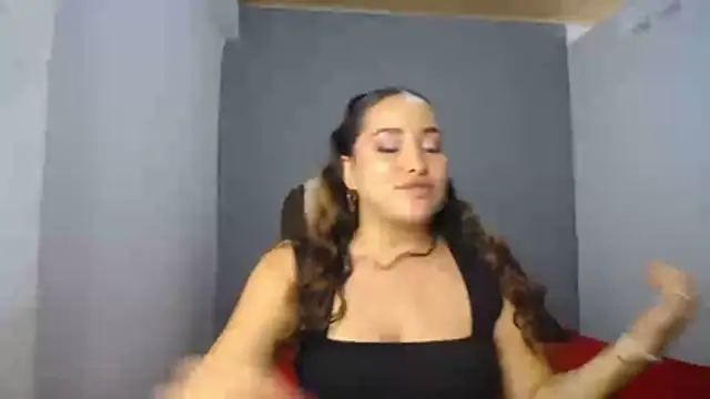 Snapshot of Ivanna_Vegax chatting on 04-11-26, 08:45 Ivanna Vegax online show from 04-11-26, 08:45