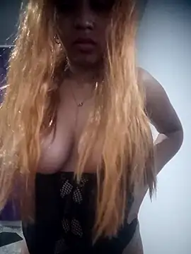 Snapshot of SolashLitzy_Curly chatting on 05-23-26, 04:06 SolashLitzy Curly online show from 05-23-26, 04:06