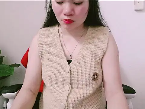 Snapshot of Suhynxx chatting on 04-08-26, 12:34 Suhynxx online show from 04-08-26, 12:34