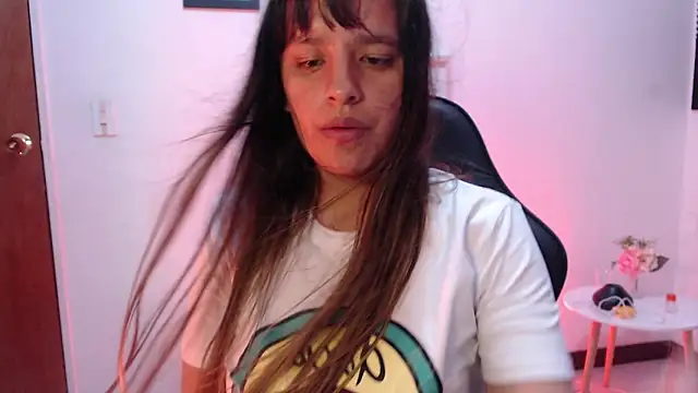 Ivvy Bloom online show from 05-15-26, 03:15