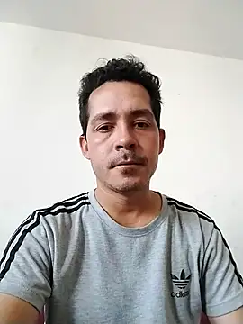 Snapshot of Gabriel_leon33 chatting on 05-15-26, 09:13 Gabriel leon33 online show from 05-15-26, 09:13
