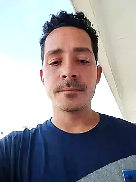 Gabriel leon33 online show from 04-22-26, 07:42