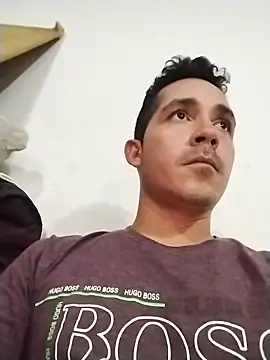Snapshot of Gabriel_leon33 chatting on 06-16-26, 02:33 Gabriel leon33 online show from 06-16-26, 02:33