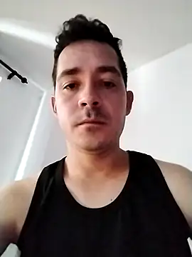 Snapshot of Gabriel_leon33 chatting on 06-25-26, 08:03 Gabriel leon33 online show from 06-25-26, 08:03