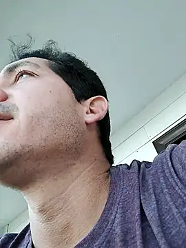 Snapshot of Gabriel_leon33 chatting on 05-18-26, 10:03 Gabriel leon33 online show from 05-18-26, 10:03