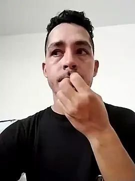 Snapshot of Gabriel_leon33 chatting on 05-31-26, 07:36 Gabriel leon33 online show from 05-31-26, 07:36
