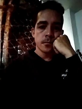 Snapshot of Gabriel_leon33 chatting on 06-21-26, 06:46 Gabriel leon33 online show from 06-21-26, 06:46