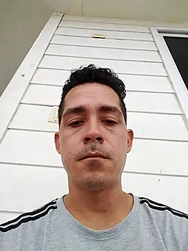 Snapshot of Gabriel_leon33 chatting on 06-11-26, 09:45 Gabriel leon33 online show from 06-11-26, 09:45