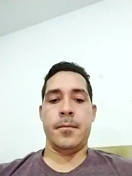 Snapshot of Gabriel_leon33 chatting on 06-23-26, 08:12 Gabriel leon33 online show from 06-23-26, 08:12
