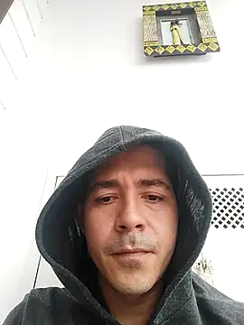 Snapshot of Gabriel_leon33 chatting on 06-24-26, 05:11 Gabriel leon33 online show from 06-24-26, 05:11