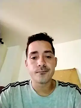 Snapshot of Gabriel_leon33 chatting on 06-18-26, 08:36 Gabriel leon33 online show from 06-18-26, 08:36