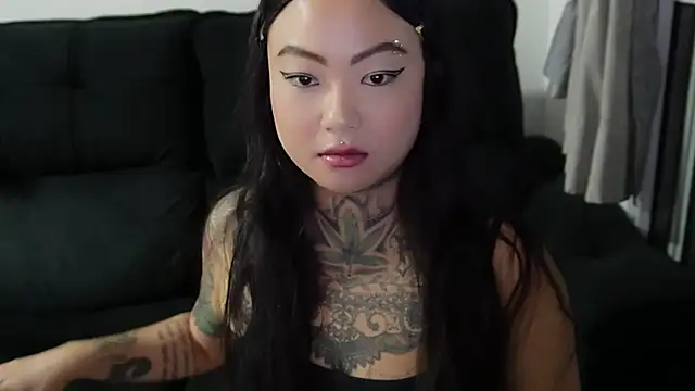 ChinesaTropical online show from 04-17-26, 09:28