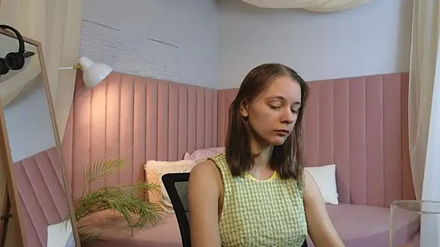emma chaser online show from 05-05-26, 01:41