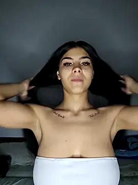 Crissdesire online show from 05-08-26, 04:00