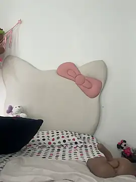 Valerie-S online show from 04-14-26, 01:49