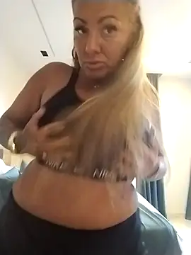 Exotic ParisX online show from 03-31-26, 05:31